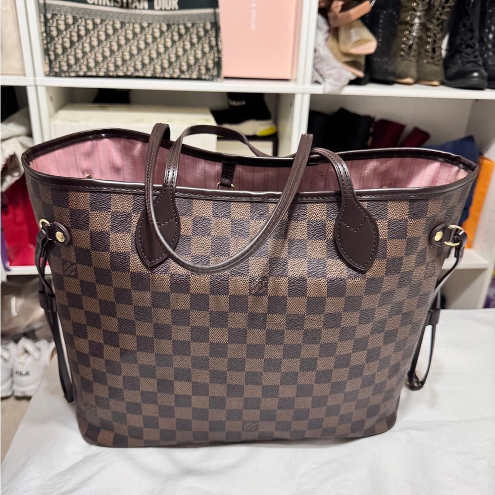 Designer Checkered Brown Tote Bag with Pink Ballerina Interior Right Logo - Picture 9 of 12